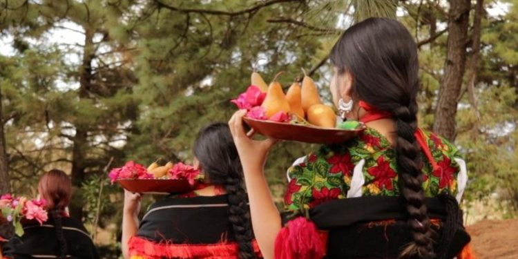 Entregan Sectur y Sí Financia créditos FINSETUR