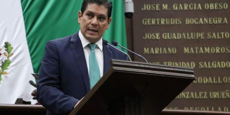 Llama Ernesto Núñez a privilegiar consensos durante segundo año legislativo