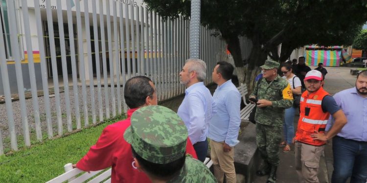 Instruye Bedolla revisión al Centro de Salud de Aquila cerrado por daños postsismo