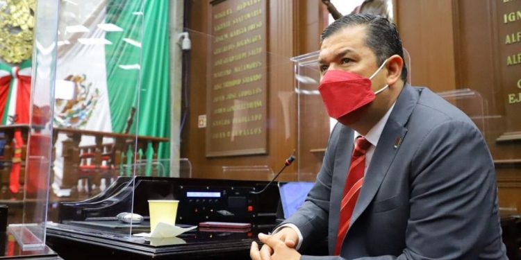 Constante capacitación a la Guardia Civil han logrado avances en combate a la inseguridad de Michoacán: Juan Carlos Barragán