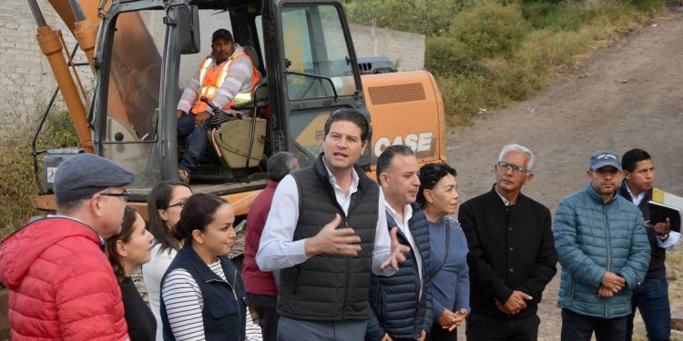 Agradecen vecinos de Mirador Ocolusen a Gobierno Municipal por reconstrucción de vialidad