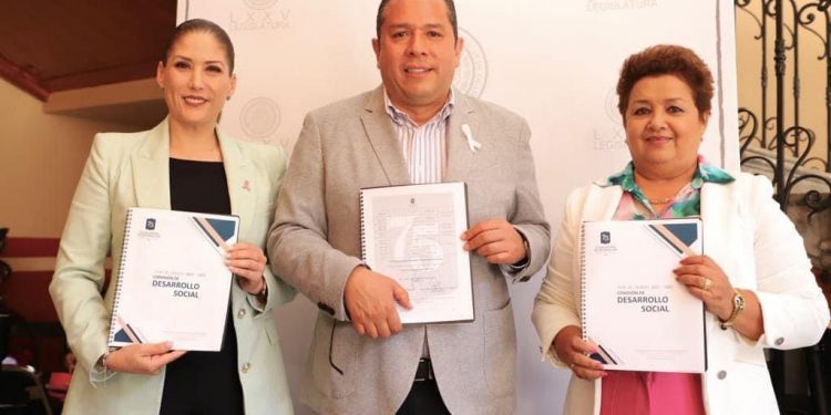 Presentarán iniciativa para promover programas sociales en lenguas indígenas