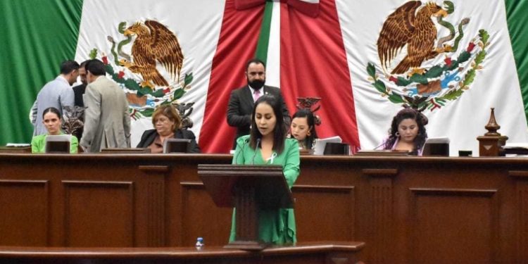 A cerrar filas desde todas las trincheras para prevenir cáncer de mama convocó Gloria Tapia