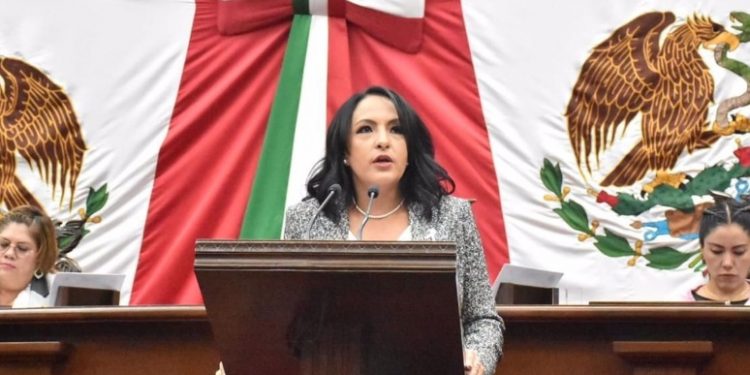 Presenta Lupita Díaz iniciativa de nueva Ley de Adquisiciones
