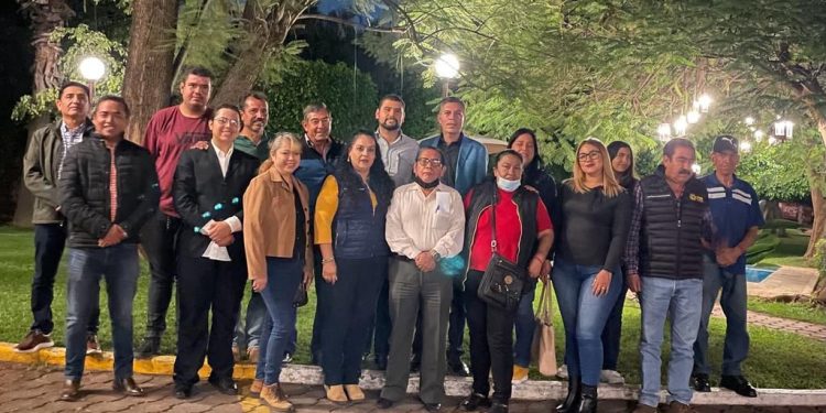 Exige Octavio Ocampo a las autoridades estatales y municipales detener ecocidio en Lago de Camécuaro