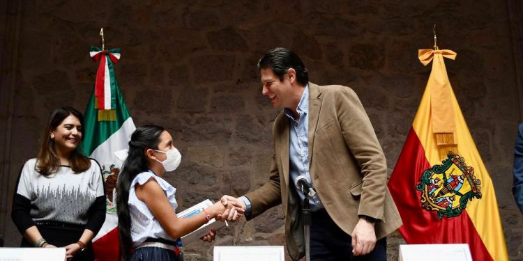 Alfonso Martínez toma protesta a integrantes del Cabildo Infantil 2022