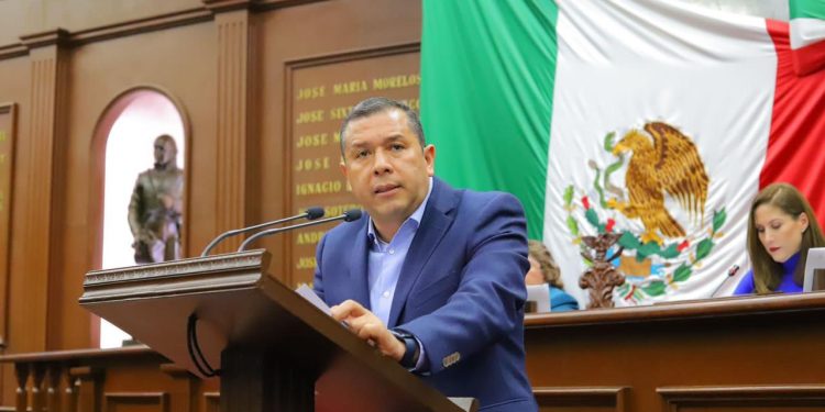 Llama Barragán a diputadas y diputados a legislar y no solo simular el apoyo a las mujeres