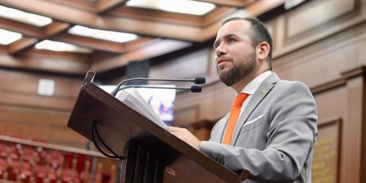 Pide Reyes Galindo mayor presupuesto para asuntos de igualdad de género en Michoacán