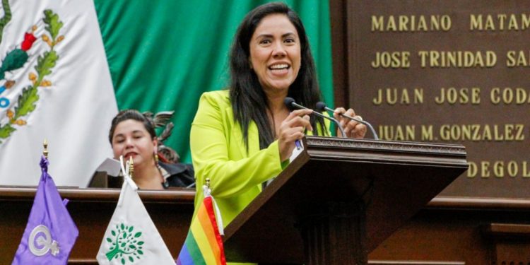 A propuesta de Fanny Arreola exhorta Congreso a organismos de agua aplicar cuotas en apego a la norma