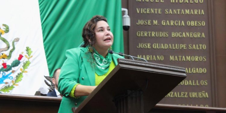 La despenalización y legalización del aborto son una deuda de la democracia: Gabriela Cázares