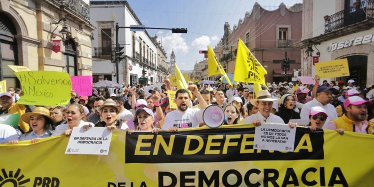 Exhorta Octavio Ocampo a representantes populares no apoyar la reforma electoral