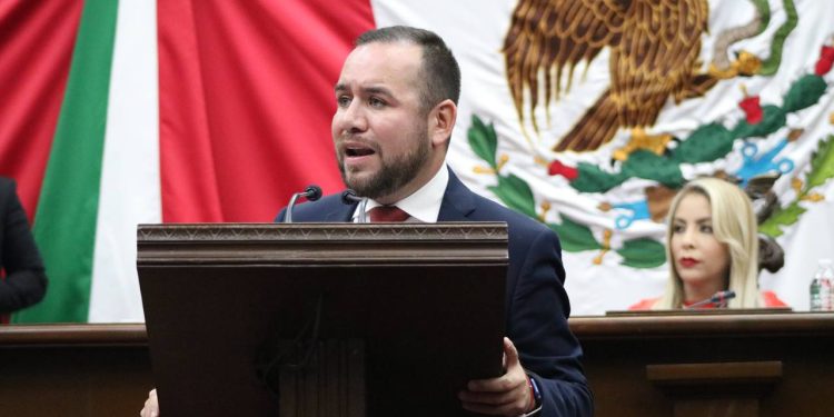 Plantea Reyes Galindo frenar corrupción en la construcción de obra pública