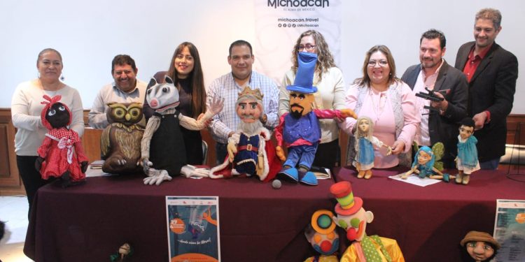 Presenta Bladimir González sede principal de Titerelia en Tarimbaro