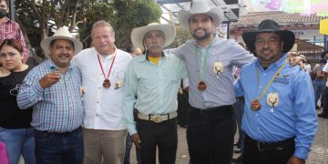 Reconoce Octavio Ocampo vocación mezcalera en Madero