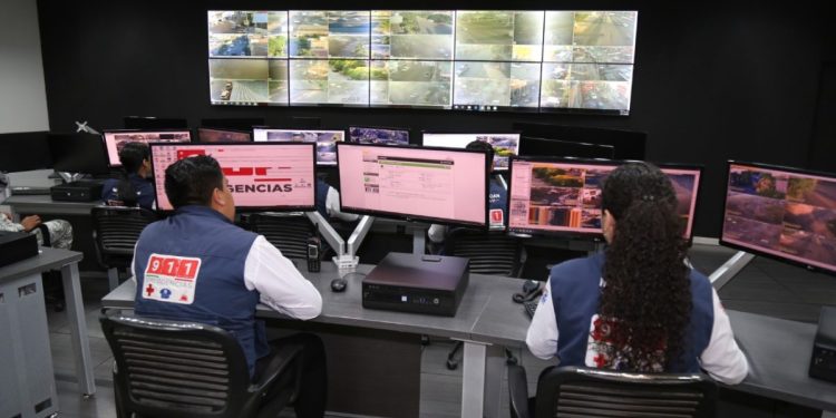 Supervisa SSP subcentros de C5i en Coalcomán, Apatzingán y Lázaro Cárdenas