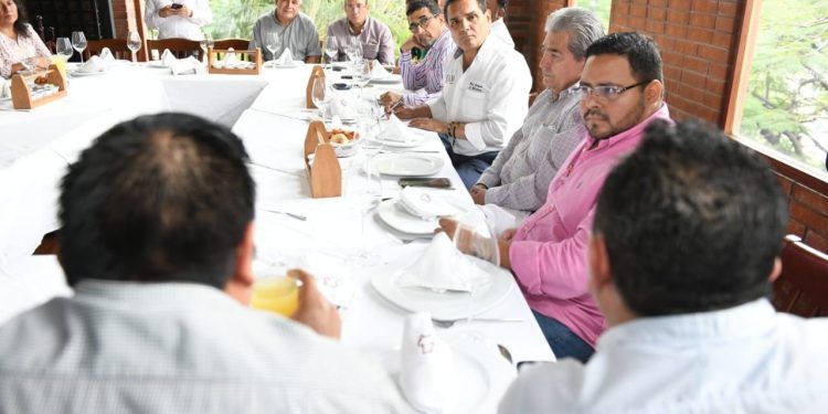 Soy el más competitivo y de mayor experiencia: Silvano Aureoles