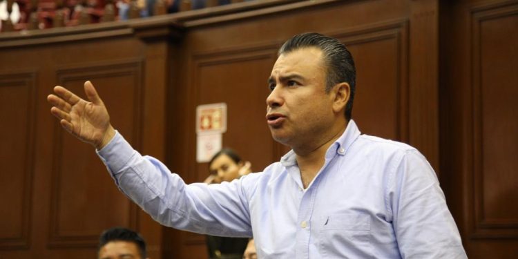 No puede haber INE rico con pueblo pobre