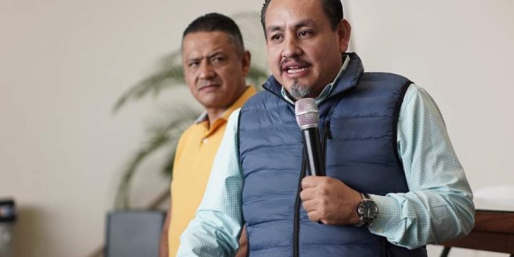 Lamentable que razones políticas se pretenda zancadilla a la prestación de servicios a la población: Víctor Manríquez