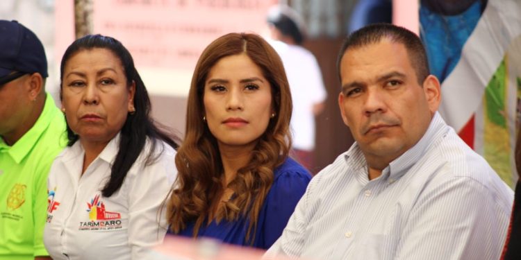 Realiza Bladimir González entrega de aparatos a personas con discapacidad