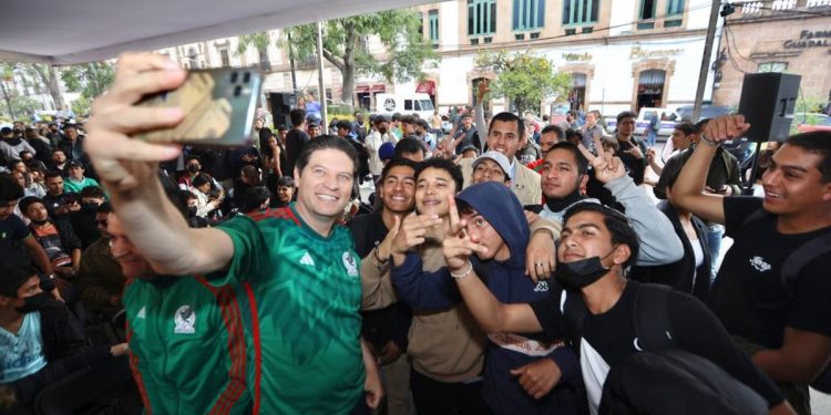 Miles de morelianas y morelianos disfrutaron de los partidos de la Selección en la Plaza Melchor Ocampo