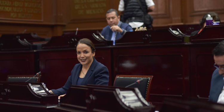 Que todos los michoacanos cuenten con atención a la salud mental: Andrea Villanueva