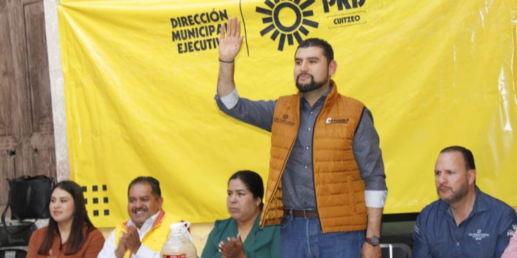 Con grandes mujeres y hombres construimos un PRD fuerte: Octavio Ocampo