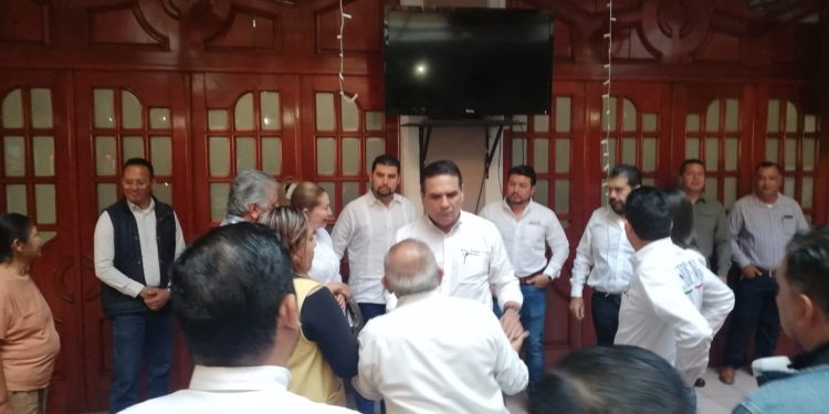 Silvano es el único que puede sacar adelante al país: Paco Huacus