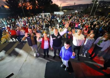 Sonrisas y alegría en las posadas navideñas organizadas por el diputado Barragán