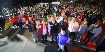 Sonrisas y alegría en las posadas navideñas organizadas por el diputado Barragán