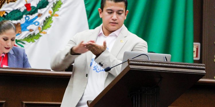 Aprendizaje educativo para personas con discapacidad debe ser acorde a sus necesidades: Víctor Zurita