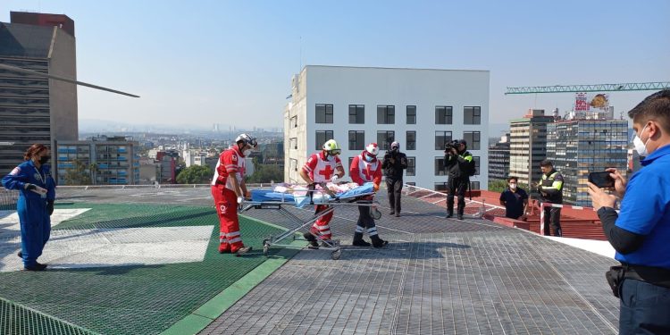 SSP traslada vía aérea a menor de edad con quemaduras a CDMX