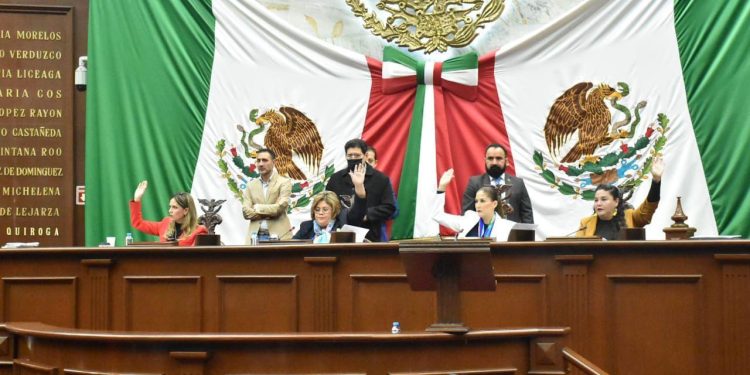 Aprueba Pleno de la 75 Legislatura Leyes de Ingresos de 20 municipios michoacanos