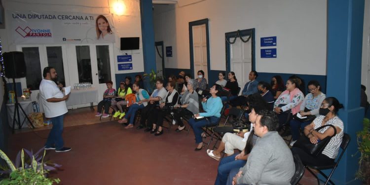 LLEVA DIPUTADA IVONNE PANTOJA SEGUNDO TALLER DE TANATOLOGÍA A ADULTOS MAYORES EN ZAMORA