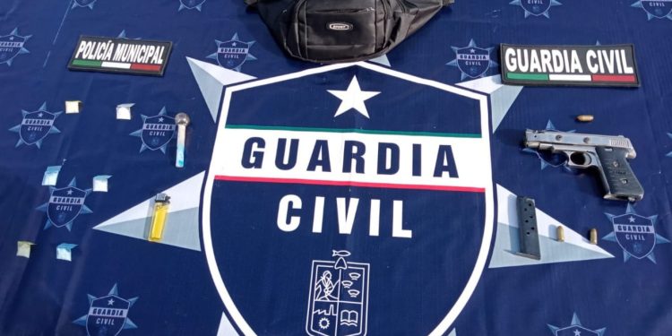 En Jacona, Jungapeo y Uruapan: SSP asegura a tres personas, droga y un arma de fuego