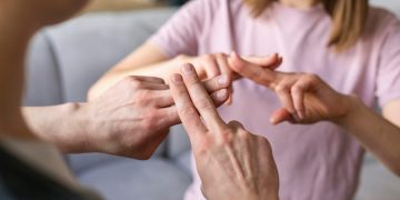 Capacita SEE a docentes en Lengua de Señas Mexicana