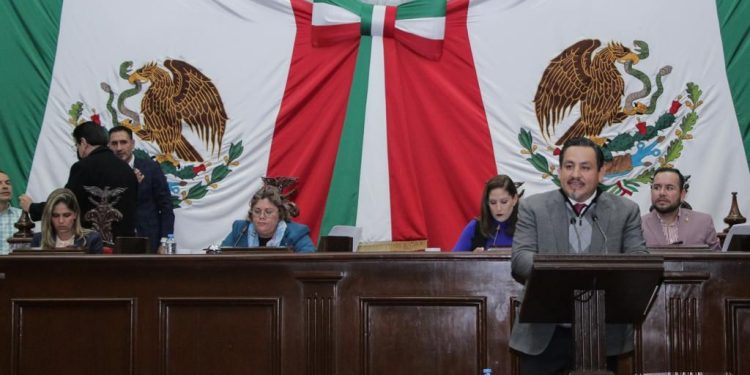 Inaceptable el cobro de casetas en rutas que estén en mal estado: Víctor Manríquez