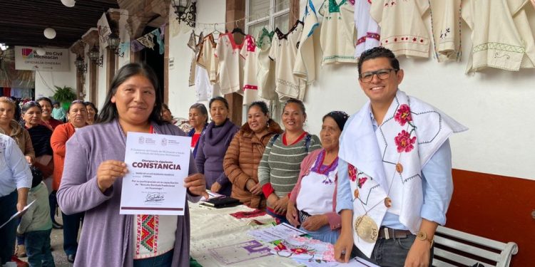 IAM fortalece actividad artesanal