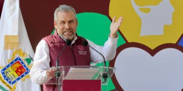 Beneficiarios de programas del Bienestar recibirán 154.2 mdp en apoyos y pensiones: Bedolla