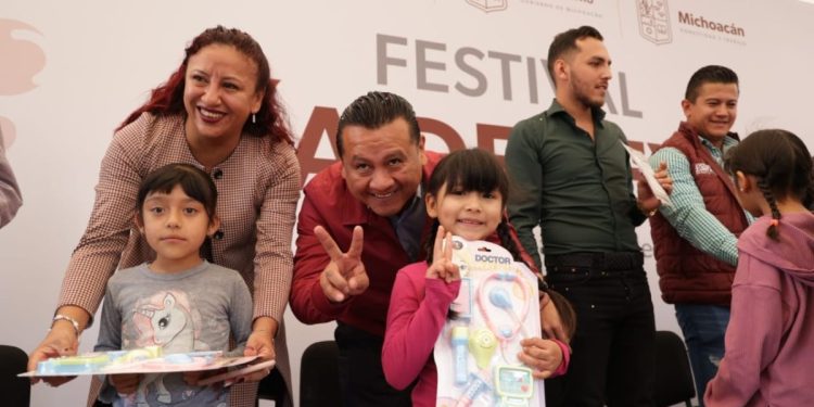 Llevan Segob y DIF magia de los Reyes Magos a tenencias de Morelia