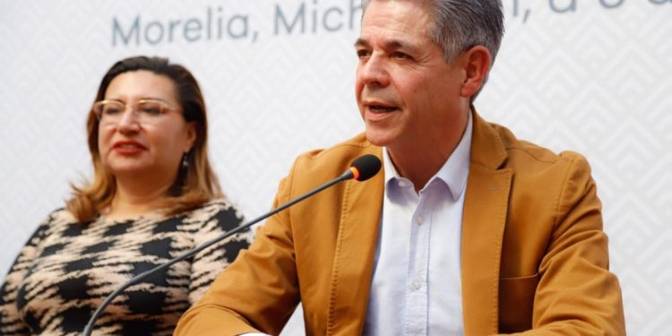 Estoy 100% a favor de la reunificación familiar para migrantes: Hernández Peña