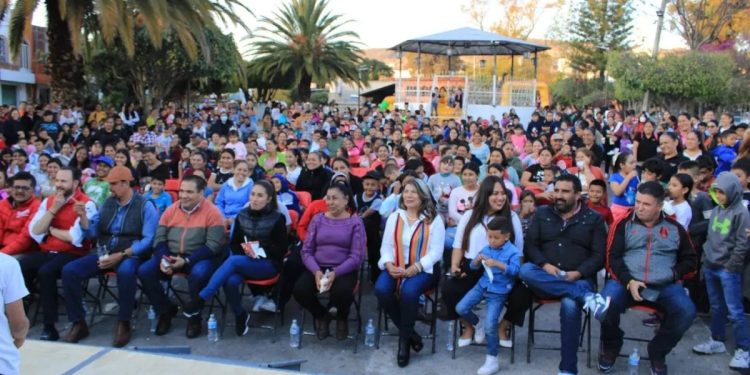 Inicia Bladimir González la Gira de los Tres Reyes Magos en Cuto del Porvenir
