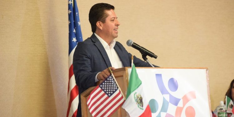 Antonio García se encuentra con clubes migrantes; trabajan por sus derechos