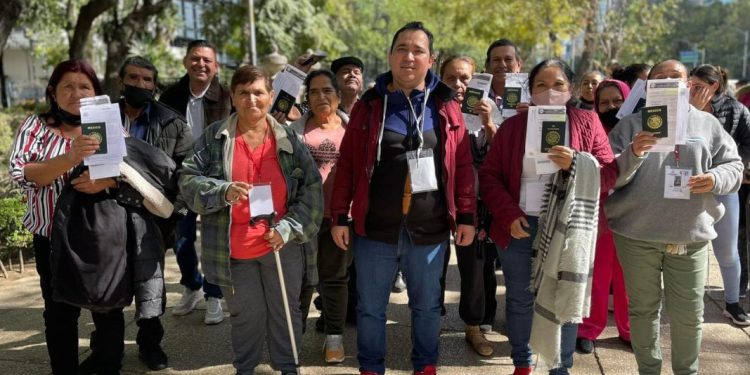 Aprueban 70 visas para adultos mayores del programa “Reunificación Familiar” en Apatzingán