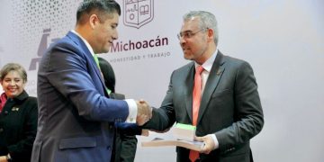 Bedolla toma protesta a Consejo Directivo del Colegio de Arquitectos 2023-2024