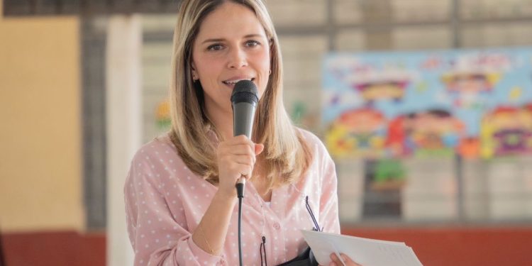 Actas de nacimiento gratuitas serán un apoyo y un instrumento de protección para las niñas y niños de Michoacán: Daniela de los Santos.