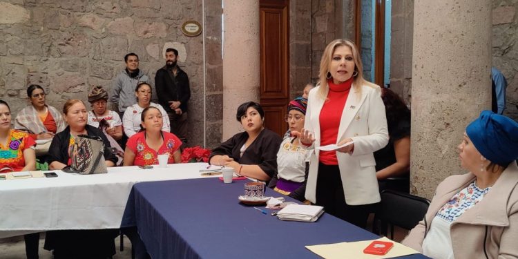 Presenta SEFECO certificación para Maestras Cocineras del municipio de Morelia