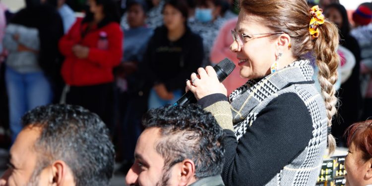 La educación es la única solución: Diputada Luz García