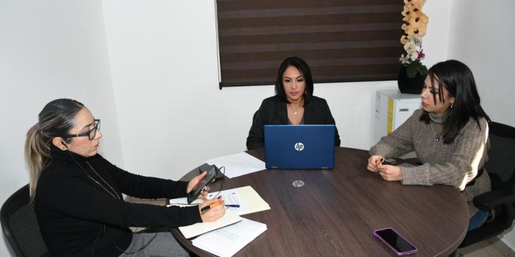 Lupita Chagolla se reúne con especialista internacional en protección de infancia, recuperación de niñez de grupos delincuenciales.