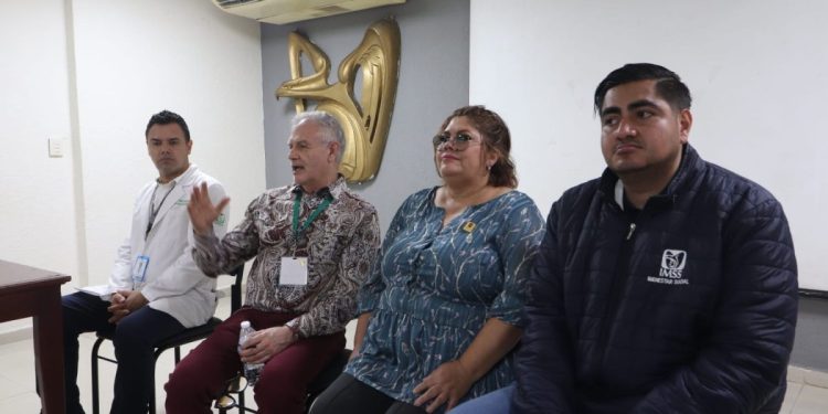 La diputada Julieta García y el nuevo delegado del IMSS visitan sede del adulto mayor en LC