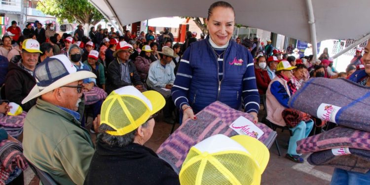 En el ejercicio de la responsabilidad pública, mujeres saben dar respuesta: Julieta Gallardo